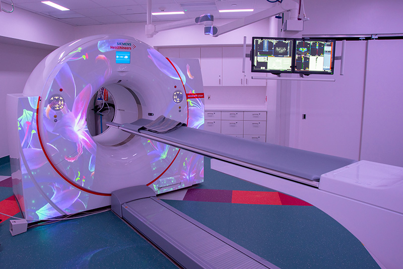 siemens mri machine with color projections.